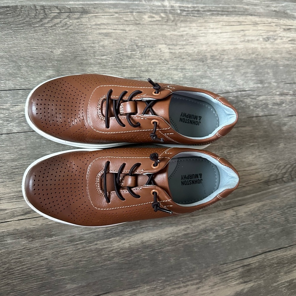Johnston & Murphy boy shoes 👞 size 1 m